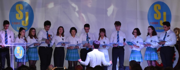 Okulumuzda yapılan törende Ulu Önderimiz Atatürk&#039;ü Saygı Sevgi ve Özlemle Andık.